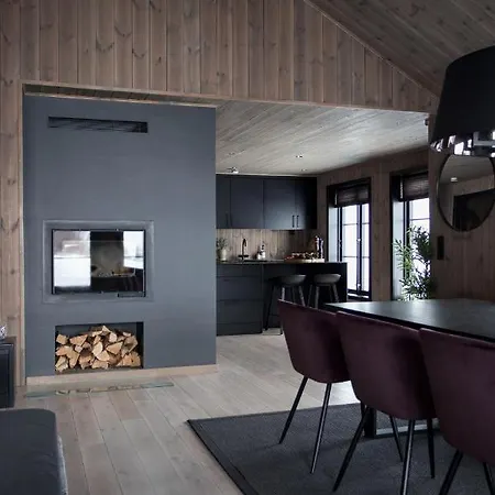 Chalet Luxurious 5-bedroom Mountain With Sauna, Panoramic Views, And Two Full Bathrooms *