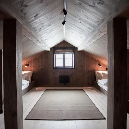 Luxurious 5-bedroom Mountain With Sauna, Panoramic Views, And Two Full Bathrooms *