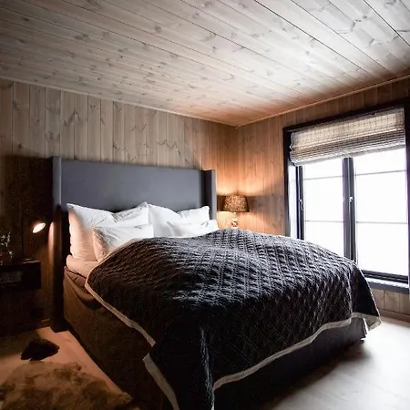 Chalet Luxurious 5-bedroom Mountain With Sauna, Panoramic Views, And Two Full Bathrooms *