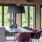 Luxurious 5-bedroom Mountain With Sauna, Panoramic Views, And Two Full Bathrooms