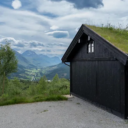 Luxurious 5-bedroom Mountain With Sauna, Panoramic Views, And Two Full Bathrooms Domek alpejski Stranda (More og Romsdal)