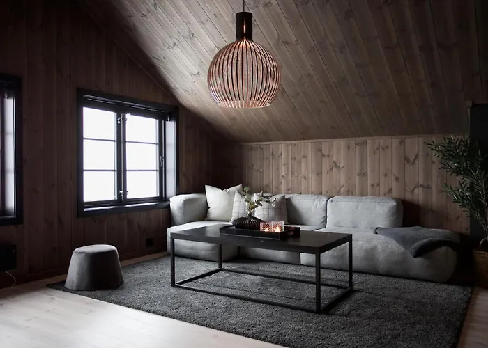 Chalet Luxurious 5-bedroom Mountain With Sauna, Panoramic Views, And Two Full Bathrooms *
