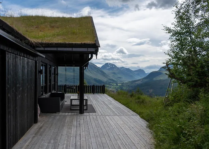 Luxurious 5-bedroom Mountain With Sauna, Panoramic Views, And Two Full Bathrooms Chalet *