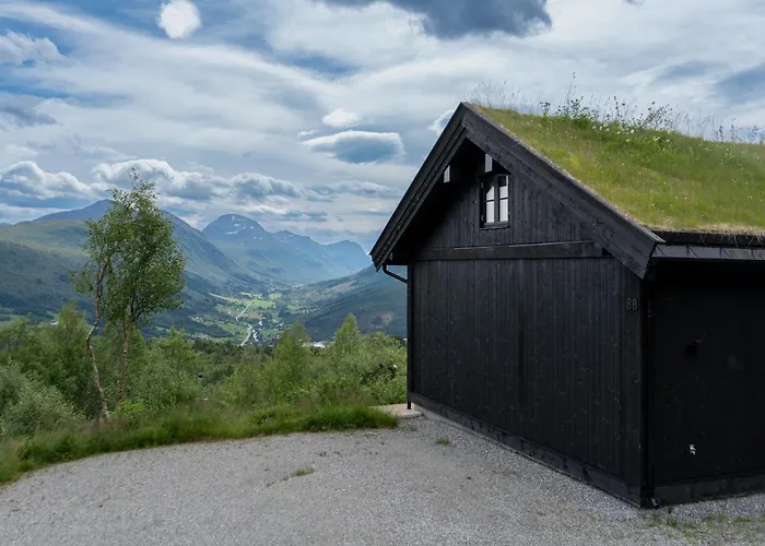 Luxurious 5-bedroom Mountain With Sauna, Panoramic Views, And Two Full Bathrooms Chalet Stranda (More og Romsdal)